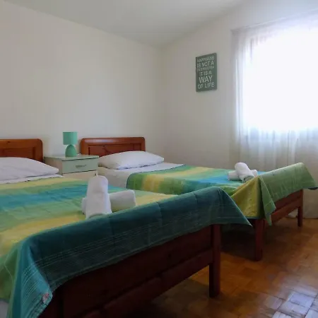 Daire Apartman Dora *